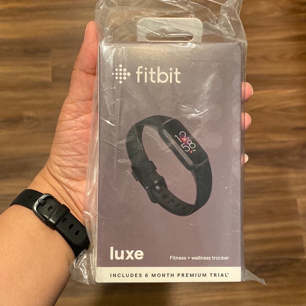- Fit Bit Luxe April 2021 Edition